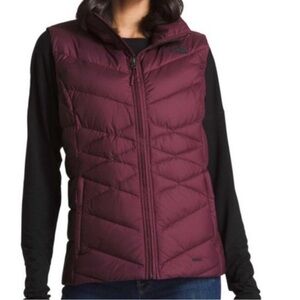 The North Face Maroon Quilted Vest Sz XS
NWOT